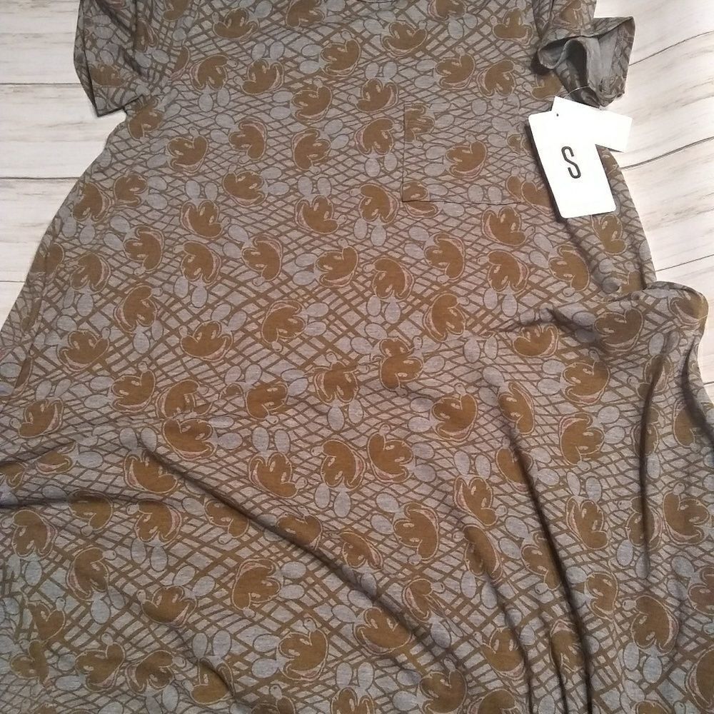 Bnwt LuLaroe small Disney Mickey mouse Carly